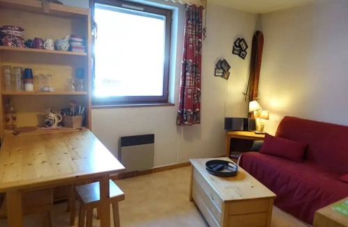 Areches Apartment | CUTE STUDIO, 18 m², IDEAL FOR 2–3 PEOPLE. Rated * for 4 people.