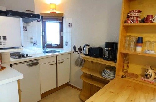 Areches Apartment | CUTE STUDIO, 18 m², IDEAL FOR 2–3 PEOPLE. Rated * for 4 people.