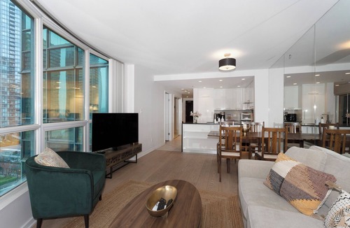 Coal Harbour Apartment | D17 - Amazing waterfront 2 bedroom unit