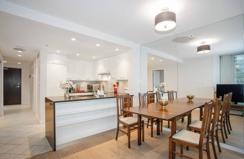 Coal Harbour Apartment | D17 - Amazing waterfront 2 bedroom unit