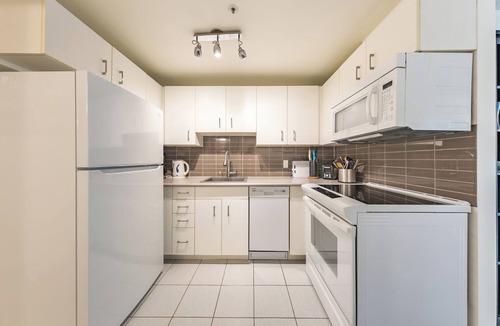 Coal Harbour Apartment | D32 - 1 bedroom in Coal Harbour