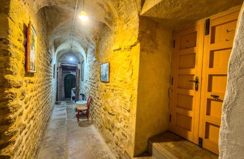 Medina of Tunis Apartment | Dar Medina Stone