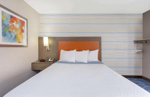 Lanham Hotel | Days Inn by Wyndham Lanham Washington DC