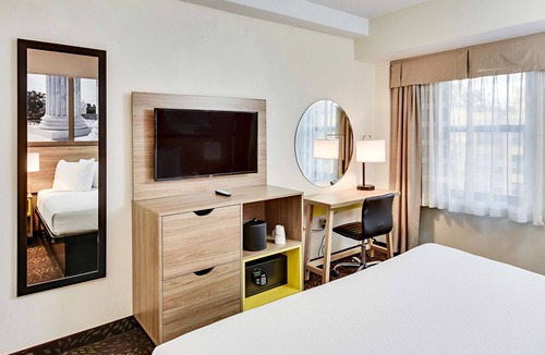 Forest Hills Hotel | Days Inn by Wyndham Washington DC/Connecticut Avenue