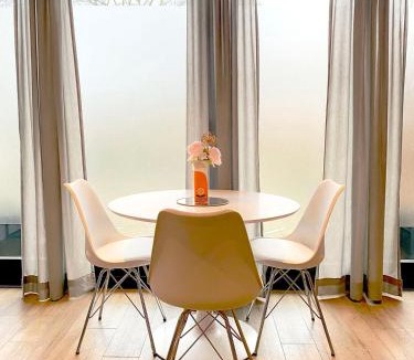 Nagele Bed & Breakfast | De bank van Nagele