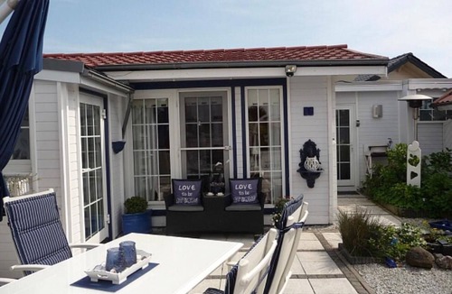 Onderdijk House | De Graaf by Interhome