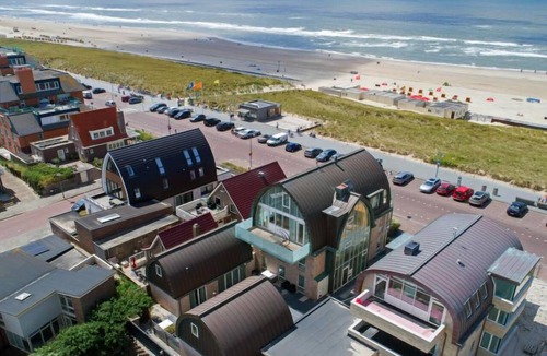 Egmond aan Zee Apartment | De Zeeparel by Interhome