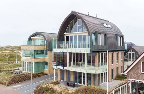 Egmond aan Zee Apartment | De Zeeparel by Interhome