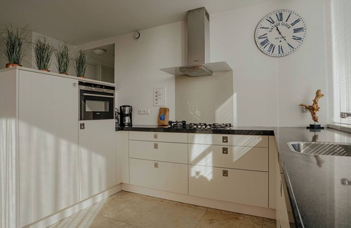 Egmond aan Zee Apartment | De Zeeparel by Interhome