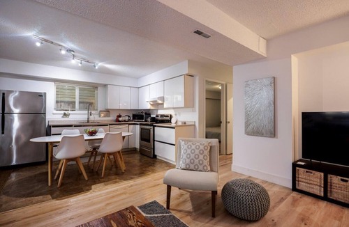 Deep Cove House | Deep Cove Family Retreat | Huge Private Patio & Yard