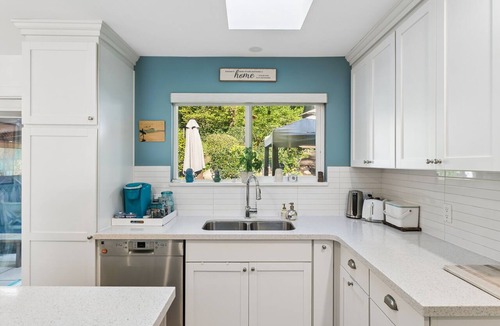 Deep Cove House | Deep Cove Ripple Retreat