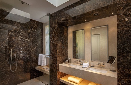 Cape Winelands Cabin | Delaire Graff Lodges & Spa