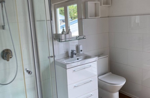 Greater Johannesburg Metropolitan Area Apartment | Delightful 1-bedroom apartment in vibrant Johannesburg neighborhood