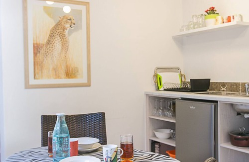 Hermanus City-Centre Apartment | Delightful db story loft with Airconditioning