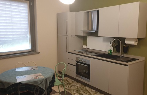 Guardamiglio Apartment | Deluxe Apartment with Wi-Fi and Air Conditioning