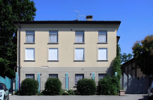 Guardamiglio Apartment | Deluxe Apartment with Wi-Fi and Air Conditioning