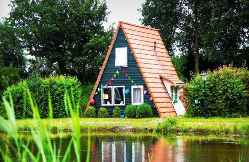 Bant House | Detached Chalet in Tranquil Dutch Countryside