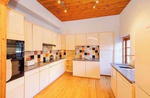 North Berwick House | Detached House with Sea Views & Parking