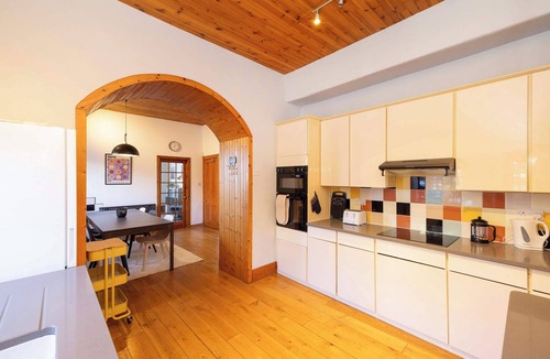 North Berwick House | Detached House with Sea Views & Parking