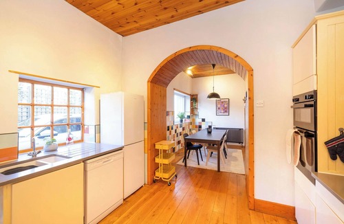 North Berwick House | Detached House with Sea Views & Parking