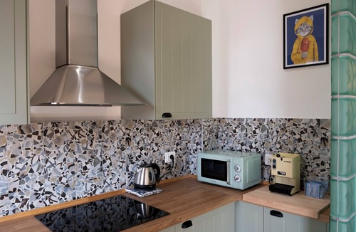 Saragozza-Porto Apartment | DiMondi House - Your home enclosed by the hills and the porch of St. Luke's