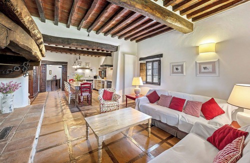 Gaiole in Chianti Villa | Dimora del Chianti, stunning Tuscan stone villa surrounded by vineyards in the heart of Chianti