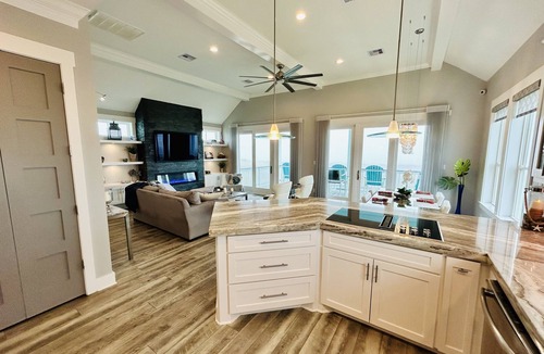 Red Fish Cove House | Directly on the beautiful Gulf Coast in Pointe West, Galveston, TX