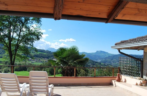 Toano House | Discover the 'hidden' Italy and enjoy nature and culture!