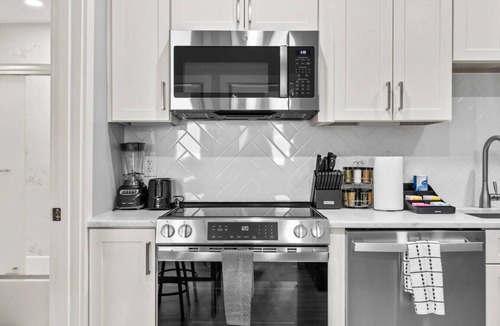 Kingman Park Hotel | District Getaway+ 2Bed+ 1 Bath Unit+Private Parking