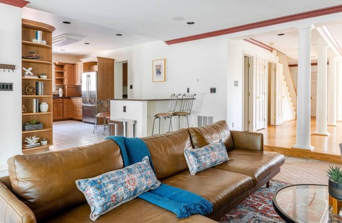 Bethesda House | Divine Bethesda 4BR w/W/D, nr Groceries, Shopping & Metro, by Blueground