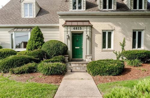Bethesda House | Divine Bethesda 4BR w/W/D, nr Groceries, Shopping & Metro, by Blueground