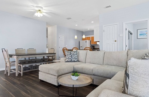 Clipper Cove House | Dog Friendly Home Close to the Beach