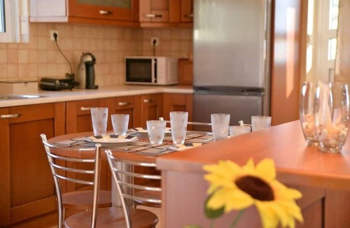 Spata-Artemida Apartment | Domelia's Luxury Apartment near Airport & beach