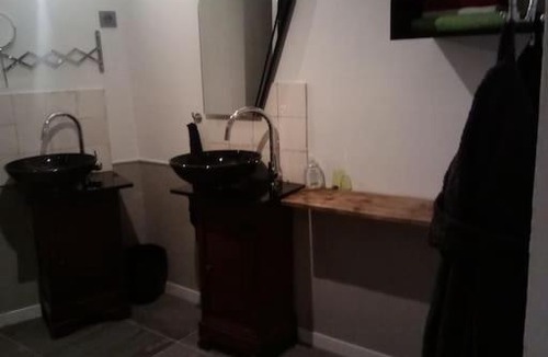 Villard-sur-Doron Apartment | Donjon Savoie France BDSM et libertinage