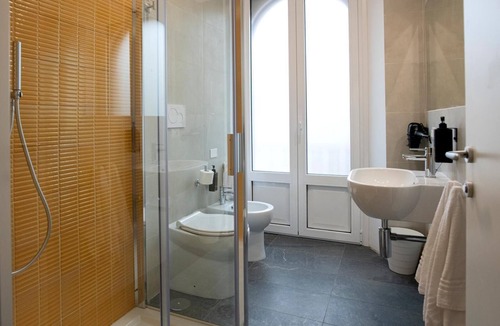 Nomentano Apartment | DOPPIOSEI GUEST HOUSE