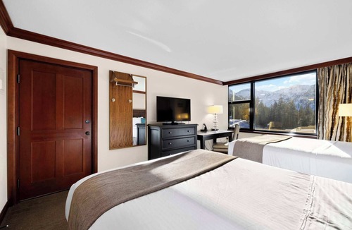 Olympic Valley Resort | Double Queen Valley View-Zero Resort Fees in July