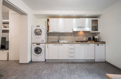San Faustino-Madonnina-Quattroville Apartment | [DOWNTOWN MODENA WITH PARKING AND SMALL GARDEN] AT THE MULEIN