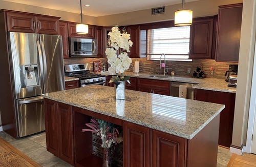 North End House | Downtown Modern Loft Home - Within Walking to Boardwalk & Beaches - Pets OK.