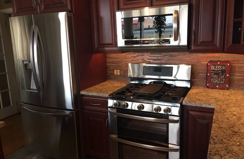 North End House | Downtown Modern Loft Home - Within Walking to Boardwalk & Beaches - Pets OK.