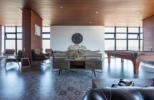Avenida Revolucion Apartment | Downtown TJ Ave Revolucion 1BR Suite 10th floor