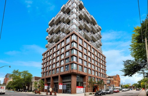 Alexandra Park Condo | Downtown Toronto Modern Condo, 2 BR, 1 BA, Workspace, Pet Friendly, FREE WiFi