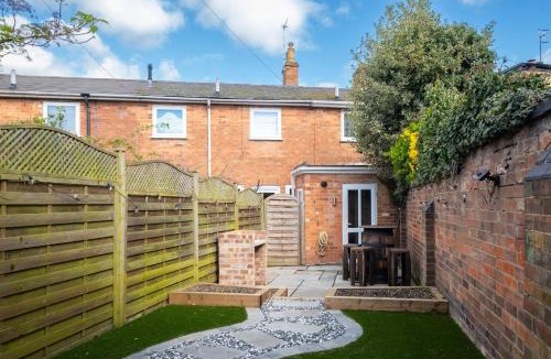 City Centre House | Dreamers Hollow- Wyndale Signature Stays