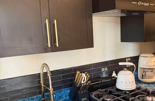 Tar Bay House | Driftwood Stacey 2 is beachfront with a vanishing edge pool and newly renovated