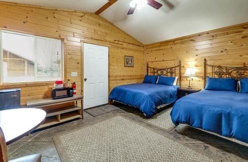 Waumandee House | Dual Cabin Retreat Near Mississippi River Fun!