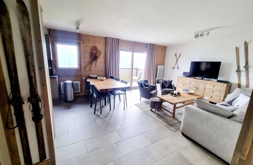 Bisanne 1500 Apartment | Duplex Apt for 8 with Pool and Parking, Les Saisies