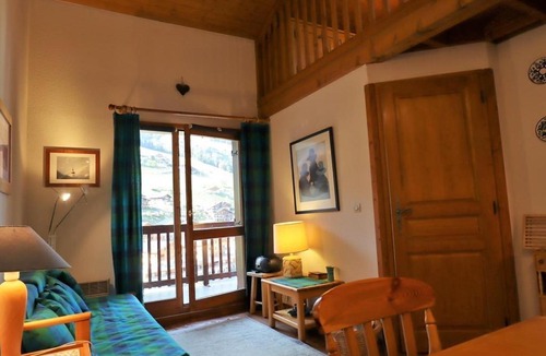 Areches Apartment | Duplex cosy et spacieux avec piscine et balcon proche des pistes pour 4-5 personnes à Arêches-Beaufort - FR-1-342-171