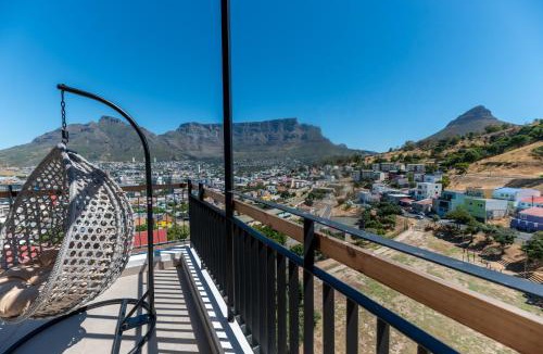 Bo'Kaap Apartment | Duplex Penthouse with 3 Balcony's I Table Mountain Panoramic Views