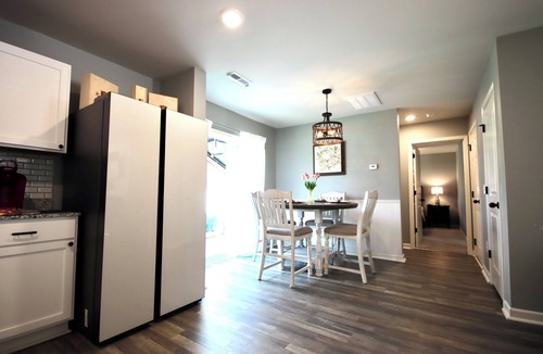 Mocksville House | DuPont Manor House beautiful modern home offers serene comfort & convenience