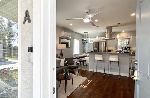 Pico Cottage | Dwell Art Gallery Home ~ Cozy Cottage Santa Monica