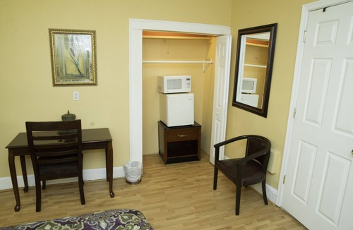 Takoma Park House | Eden Park Guest House